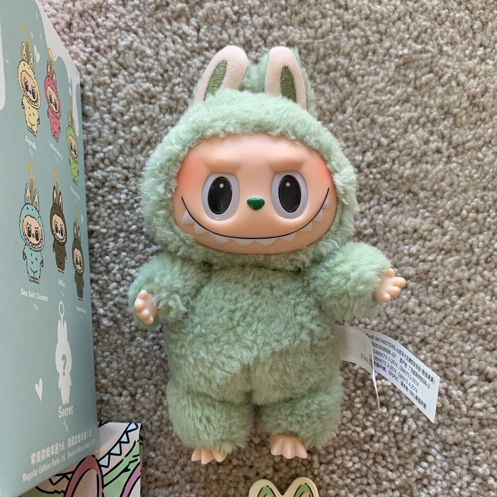 Labubu The Monsters Exciting Macaron GreenGrape - Picture 3 of 9